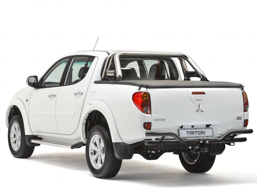 Mitsubishi Triton Double Cab 2013 года  (ZA) (фото 5 из 12)